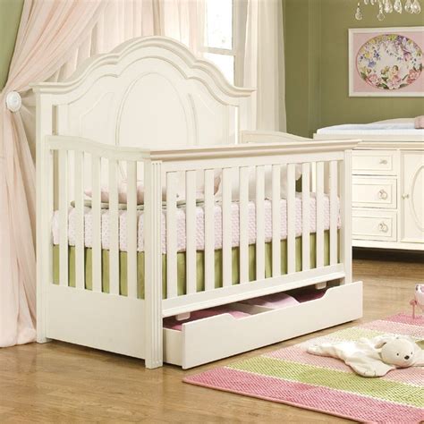 Such A Pretty Convertible Crib For Baby Girl Baby Girl Room Baby