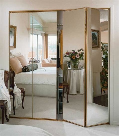 Il est exact que jusqu'à récemment, la méthode la plus classique pour coller des. Les portes de placard pliantes pour un rangement joli et ...