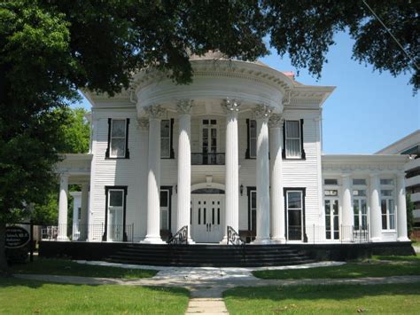 Discover The Elegance Of An Antebellum Home In Columbus Georgia