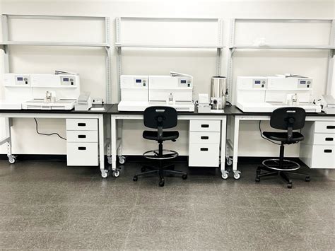 High Quality Lab Bench And Lab Workstation For Industrial Use