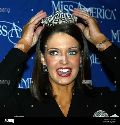 Miss America 2005 Deidre Down Poses For Pictures At A Press Conference At The Barclay