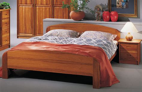 Check out our bett massiv selection for the very best in unique or custom, handmade pieces from our furniture shops. DAM 2000 / Green's Interiors. Bett Frerderiksborg A, Buche ...
