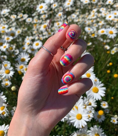 Tie Dye Nails The Coolest Manicure Trend Of The Season Savoir Flair