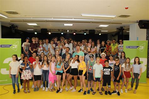 Ich bedanke mich für ihr verständnis. Diese Schule ist der Hit! Der BAYERN 3 Sommerhit "Bleib ...
