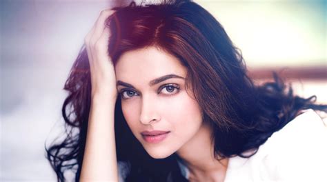 Deepika Padukone Voted World S Sexiest Woman In FHM Poll YouTube