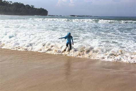 Ini dia pantai di indonesia yang punya laguna alami. Pantai Laguna Pari - Pantai Laguna Pari Beach In Kabupaten ...