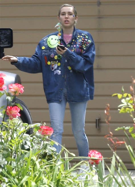Miley Cyrus In Jeans 12 Gotceleb