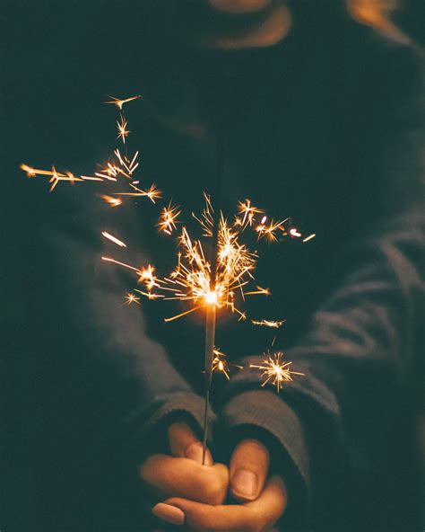 How To Take Awesome Sparkler Photos The Blonde Abroad