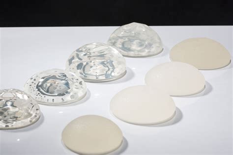 Surgeon Weighs In On Textured Breast Implants The Source Washington