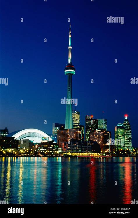 Cn Tower Toronto Kopie Raum Stockfotos Und Bilder Kaufen Alamy