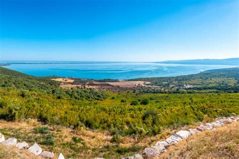 Lago Di Varano Turismo Viaggi Italia