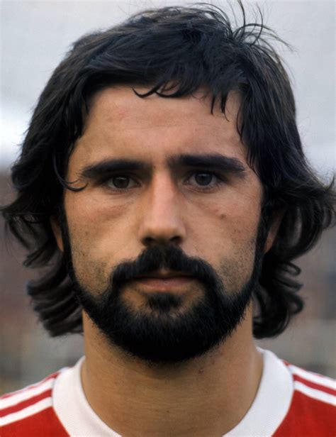 He grew up playing football locally, despite never being the tallest or most obviously sporting boy on his team. Gerd Müller - Spelersprofiel | Transfermarkt