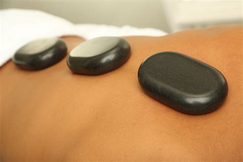 Massagem Com Pedras Quentes 10 Benefícios
