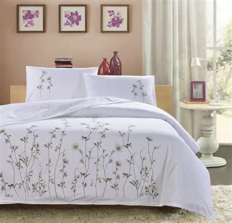 Traditional White Embroidered Three Pcs Bedding Sets High Quality 100