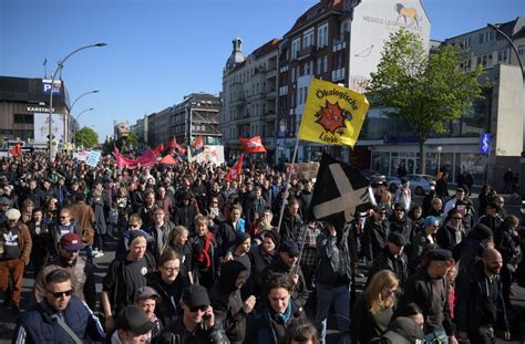Mai 2021 zur abholung bereit. Keine Randale in Berlin: Entspannte Feiern in den 1. Mai ...