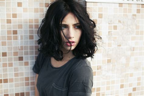 Picture Of Emily Rudd Long Hair Styles Female Character Inspiration