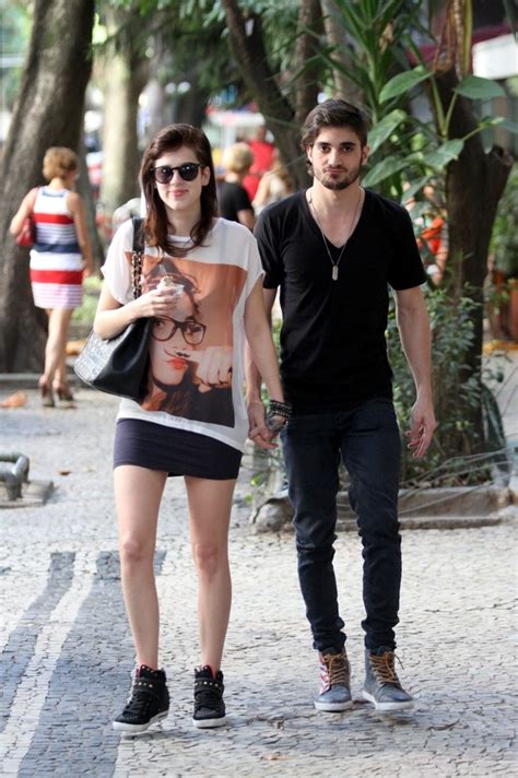 Queria te encontrar mais tarde ficar a noite toda sem dormir queria te mandar mensagem encostar o meu no seu nariz. It Baphônica: Look de casal: Sophia Abrahão e Fiuk