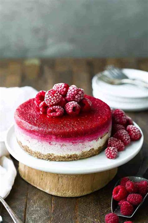 I think i could have made four mini cheesecakes if i didn't fill. Easy Vegan Raspberry Cheesecake | The Movement Menu