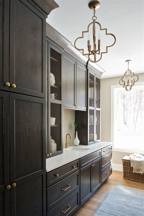 You know we truly believe hardware completely changes the look, feel and vibe of your space. Kitchen Decisions: Where to Place Your Cabinet Hardware