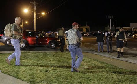 Oath Keepers With Rifles Roam Among Ferguson Protesters Raising