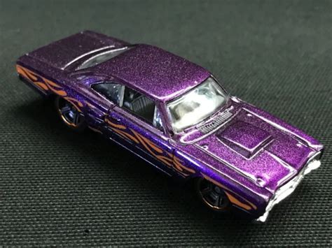 HOT WHEELS Dodge Coronet Super Bee Purple Version Collectable Scale EUR