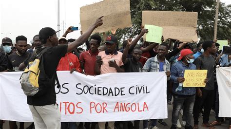 Deputados Angolanos Querem Consagrar “fim De Autorização” Para Manifestações Observador