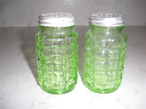 Vintage Hazel Atlas Green Depression Glass Salt Pepper Shakers W
