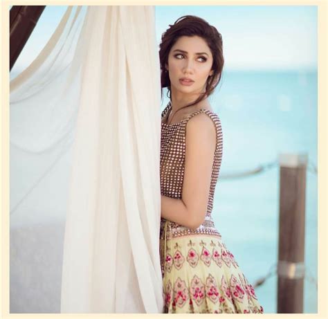 Mahira Khans Latest Photoshoot Reviewitpk