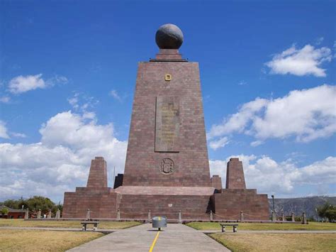 Äquatordenkmal ‚la Mitad Del Mundo‘ Fotoreiseberichtede