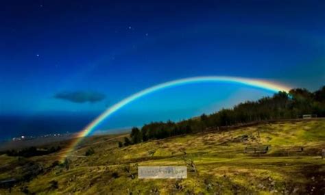An Incredible Image Of A Moonbow Was Captured This Weekend Over Waimea