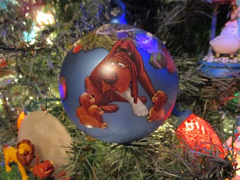 Lady And The Tramp Side 3 In 2020 Christmas Bulbs Christmas