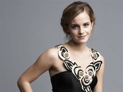 Emma Watson Cell Wallpaper On Wallpapersafari The Best Porn Website