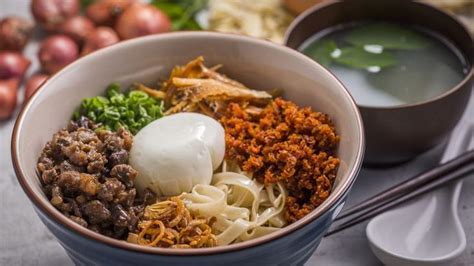 For the mushroom & pork, place the dried shitake mushrooms in a bowl and cover with hot water. Wagyu Chili Pan Mee | Recipe | Asian recipes