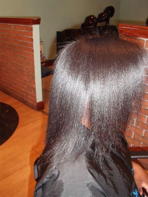 The most common weft hair extension material is metal. Tress Art: Micro Bead Extensions (Weft and Individual)