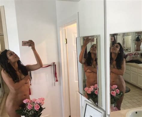 Rosario Dawson Naked 5 Pics GIFs TheFappening