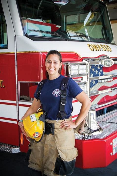 Pin By Russ Rakestraw On Female Firefighters Female Firefighter