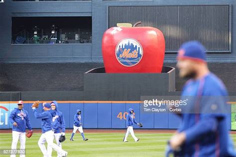 New York Mets Home Run Apple Photos And Premium High Res Pictures