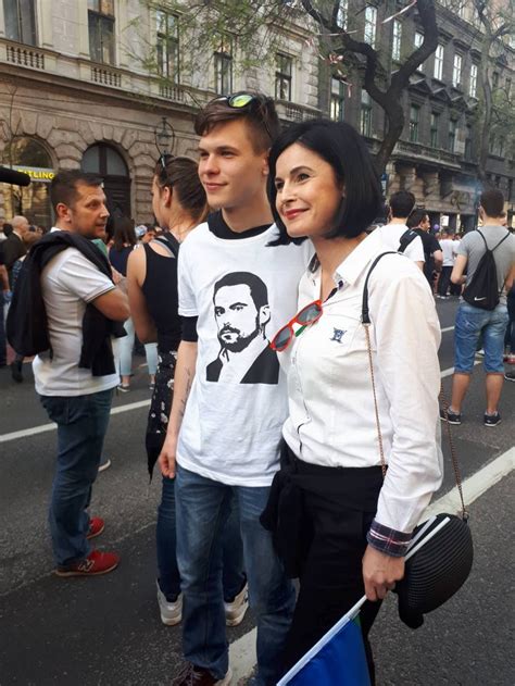 Napszámban kell ledolgoznia hadházynak a dudálós tüntetés miatt kiszabott bírságot. A Jobbik nyilvánosan szégyenkezett a Soros-tüntetés miatt ...
