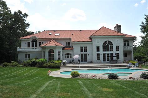 We offer a carefully curated selection of current fashion trends from quality brands from around the world. Mediterranean-Style-Villa-in-New-Jersey