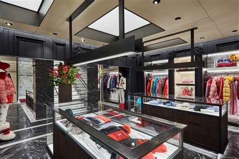Moncler Store | Shopping | Lucerne