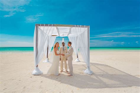 30 Things To Know As You Plan A Beach Wedding Beaches