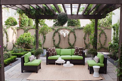 You can also use cheap, recycled yet sturdy materials in. 10 Fabulous Ideas to Decorate Your Patio or Garden Fence