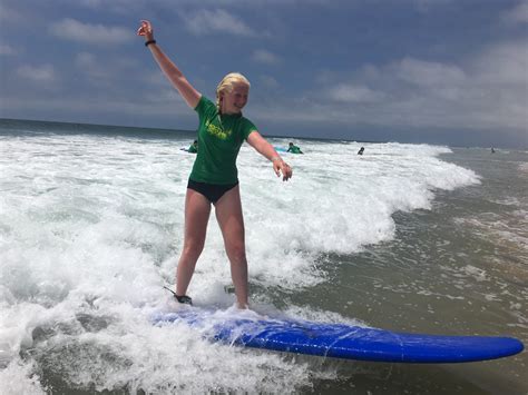 BeachSports | Learning to Surf: 5 Tips for Beginners
