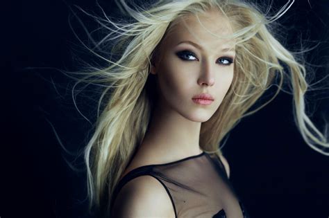 maintaining ash blonde hair is easy with these salon approved tips deseo salon and blowdry
