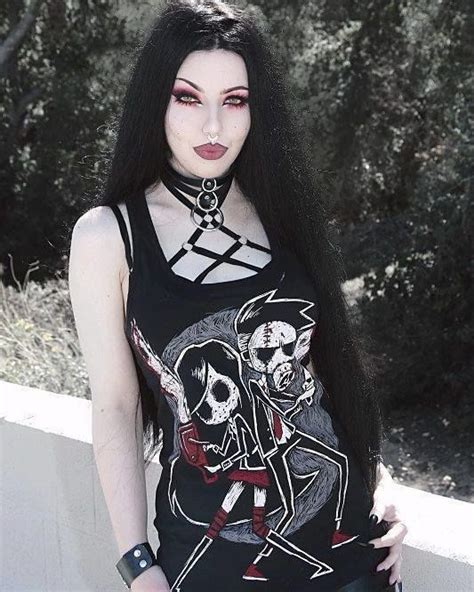 gothic girls hot goth girls gothic art dark fashion gothic fashion fashion tips women s
