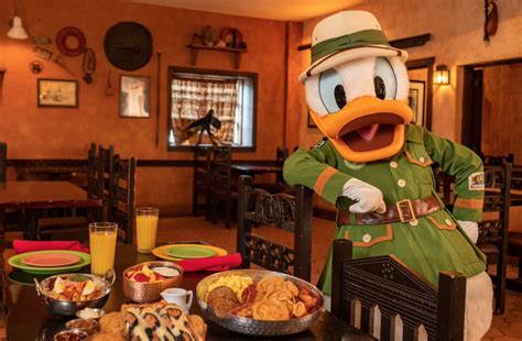 When Will Character Dining Return To Disney World Magic Guidebooks