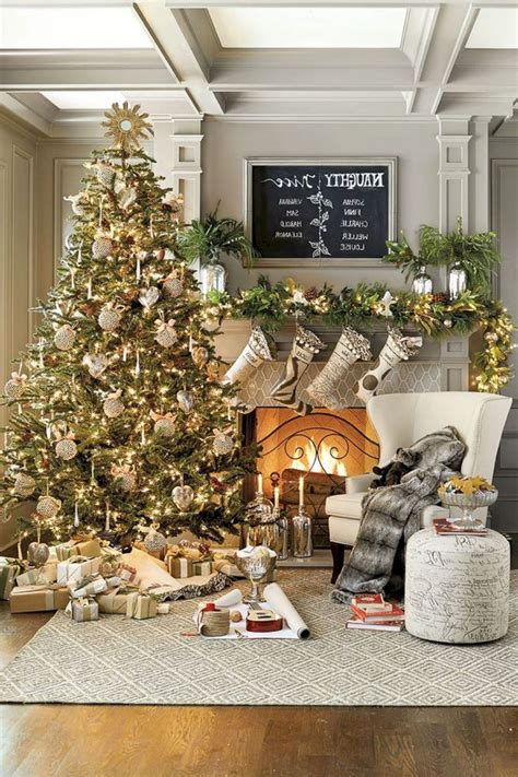 26 Beautiful Festive Christmas Tree Decor Ideas