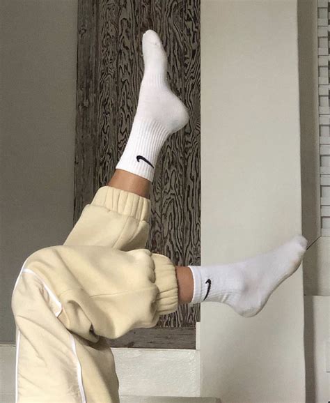 Nike Socks Outfit Cute Nike Outfits Sock Outfits Socks Aesthetic Beige Aesthetic Girl Photo