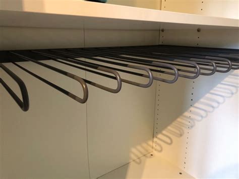 Ich bitte eine hosenaufhängung für ikea pax schrank komplement korpus 100 cm inkl. Ikea Hosenhalter /für Pax schrank | Kaufen auf Ricardo