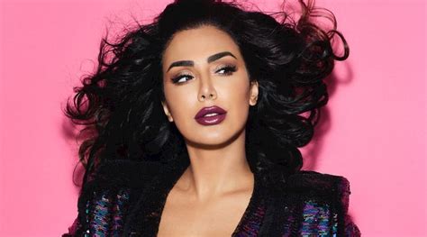 Huda Kattan Steps Down As Ceo Of Her Multi Million Dollar Beauty Business